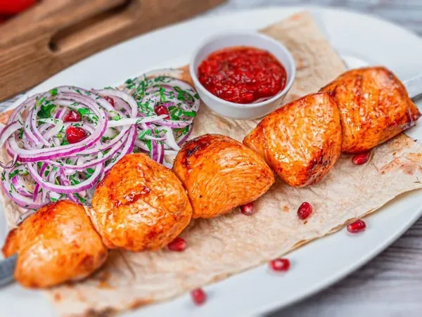 Шашлык из курицы (Мякоть) — доставка по Москве, ВСТРЕЧА ШАШЛЫКИ